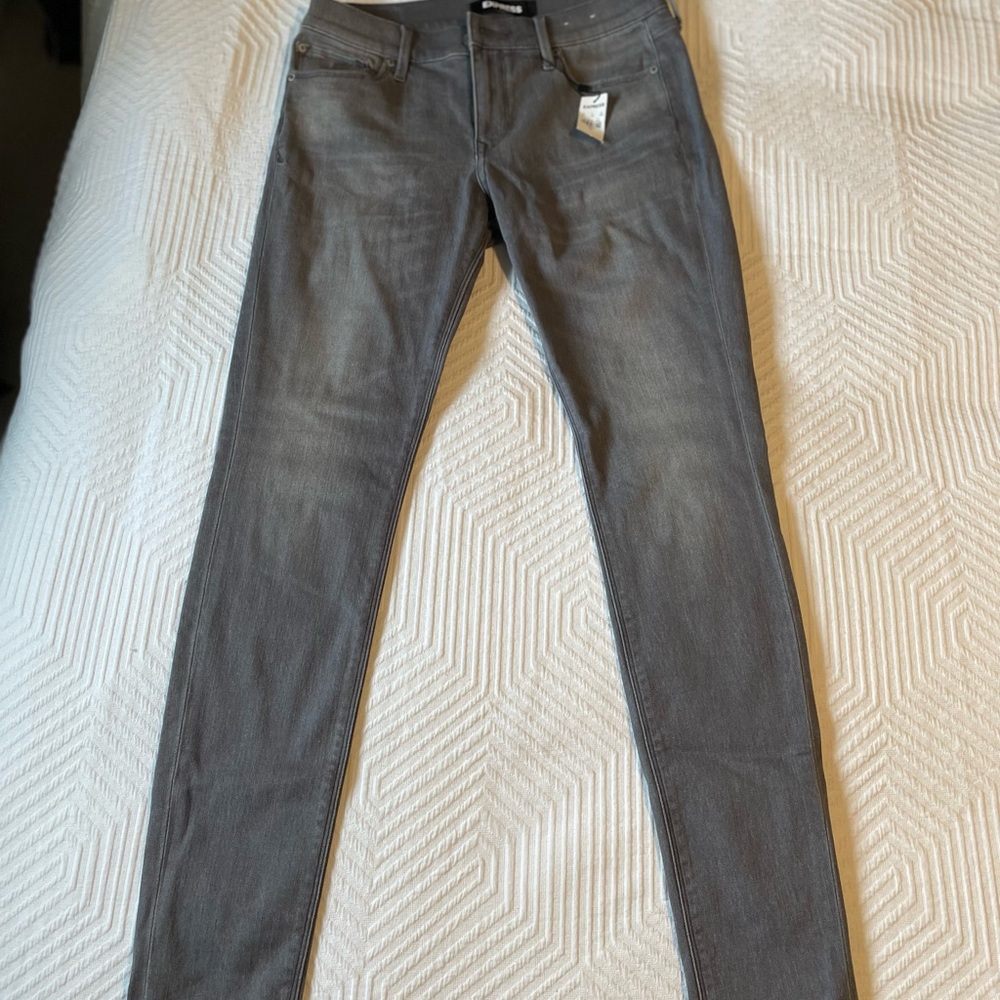 NWT 8 Long Express Jeans- DISCOUNTED SHIPPING